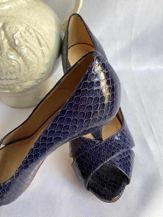 PhoenixLuxe Luxury Consign Hub Kate Spade Royal Blue Leather Pumps with Crocodile Print with Peep Toe