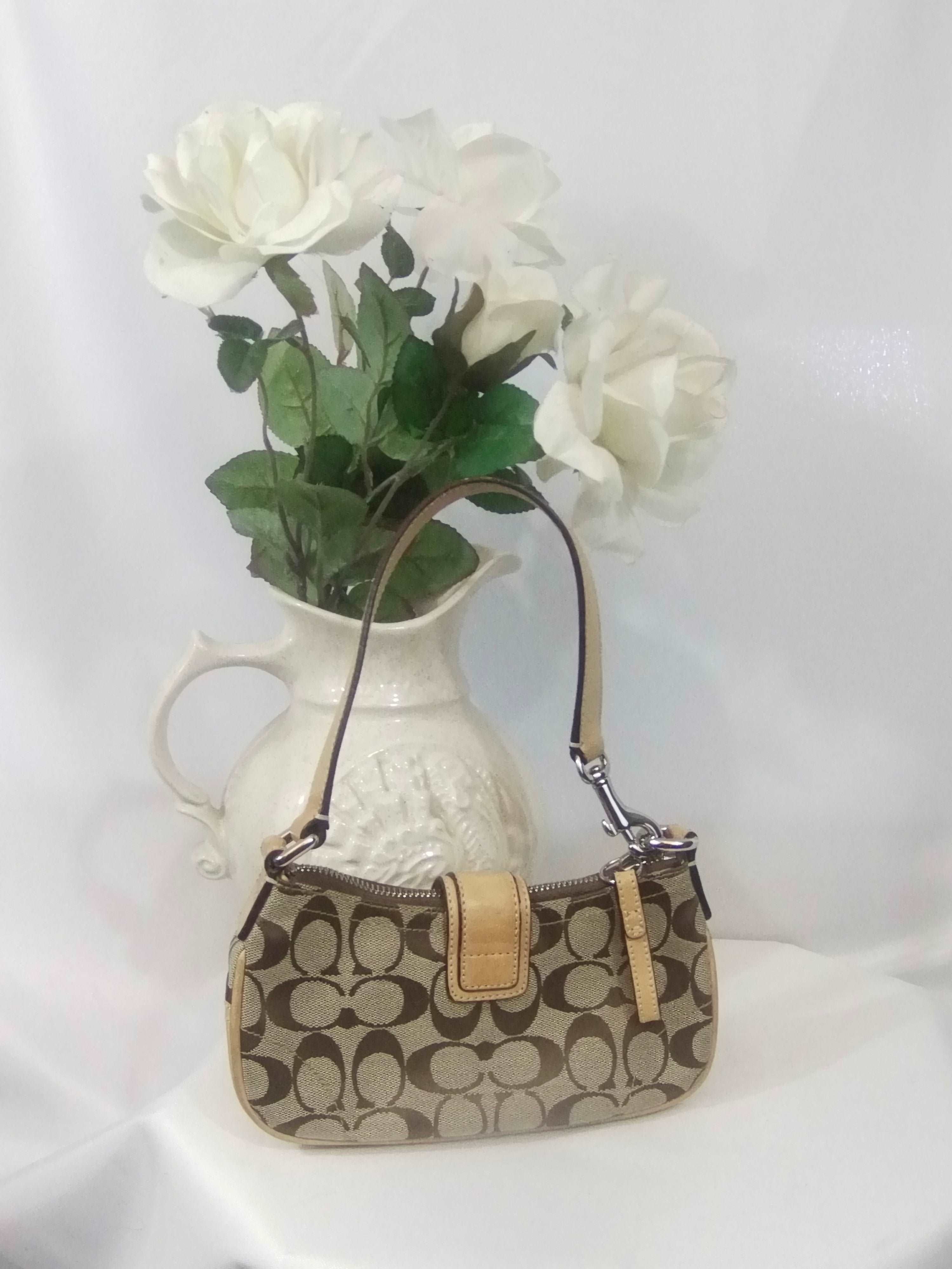 Coach Small Town Bucket Bag With Floral Print, Women's Fashion, Bags &  Wallets, Shoulder Bags on Carousell